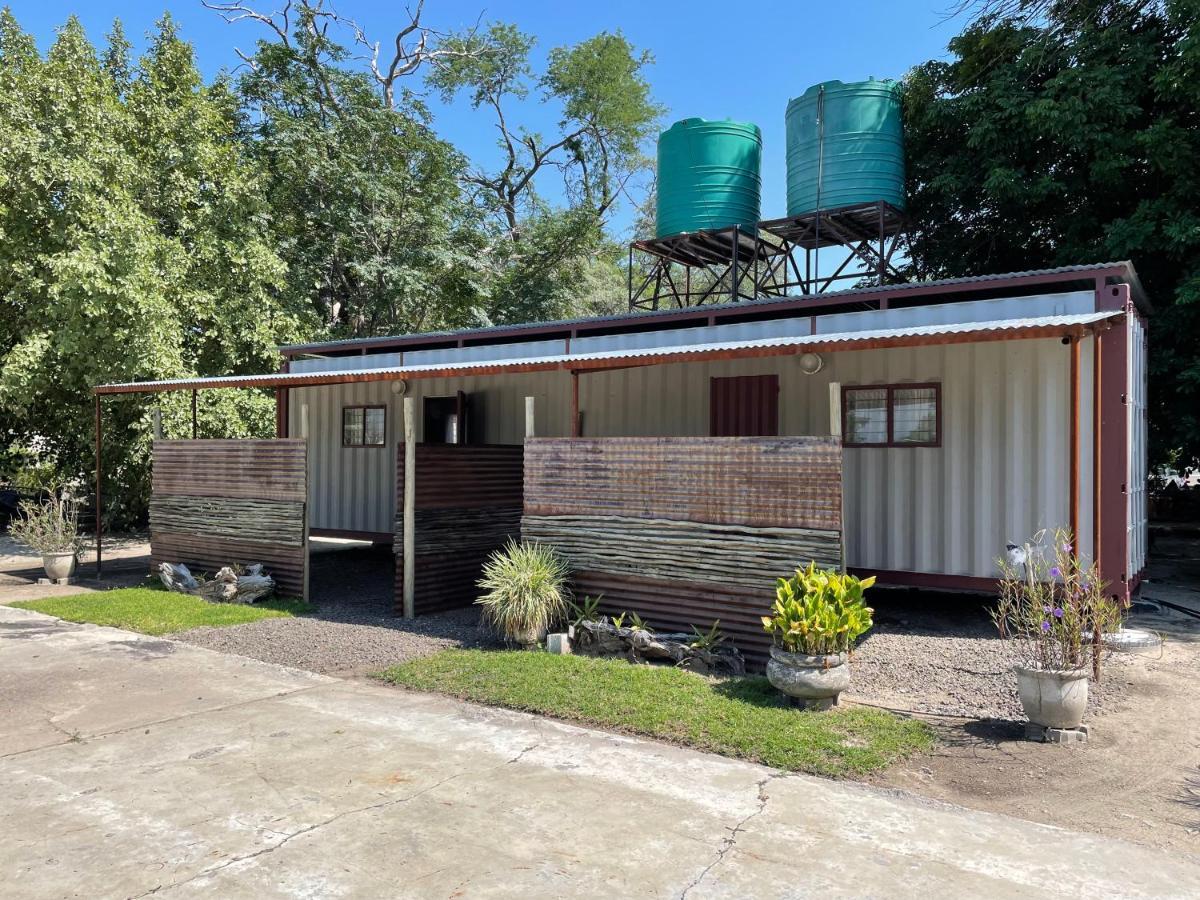 Kololo Guesthouse Katima Mulilo Esterno foto