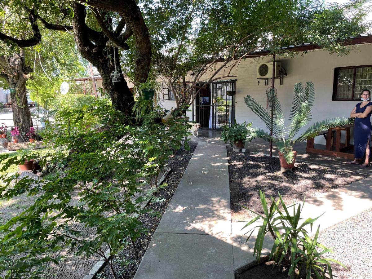 Kololo Guesthouse Katima Mulilo Esterno foto
