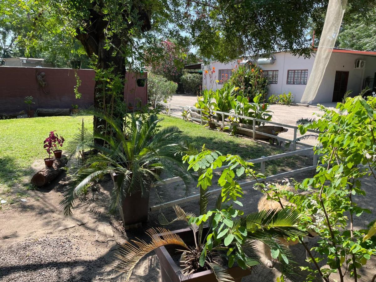 Kololo Guesthouse Katima Mulilo Esterno foto