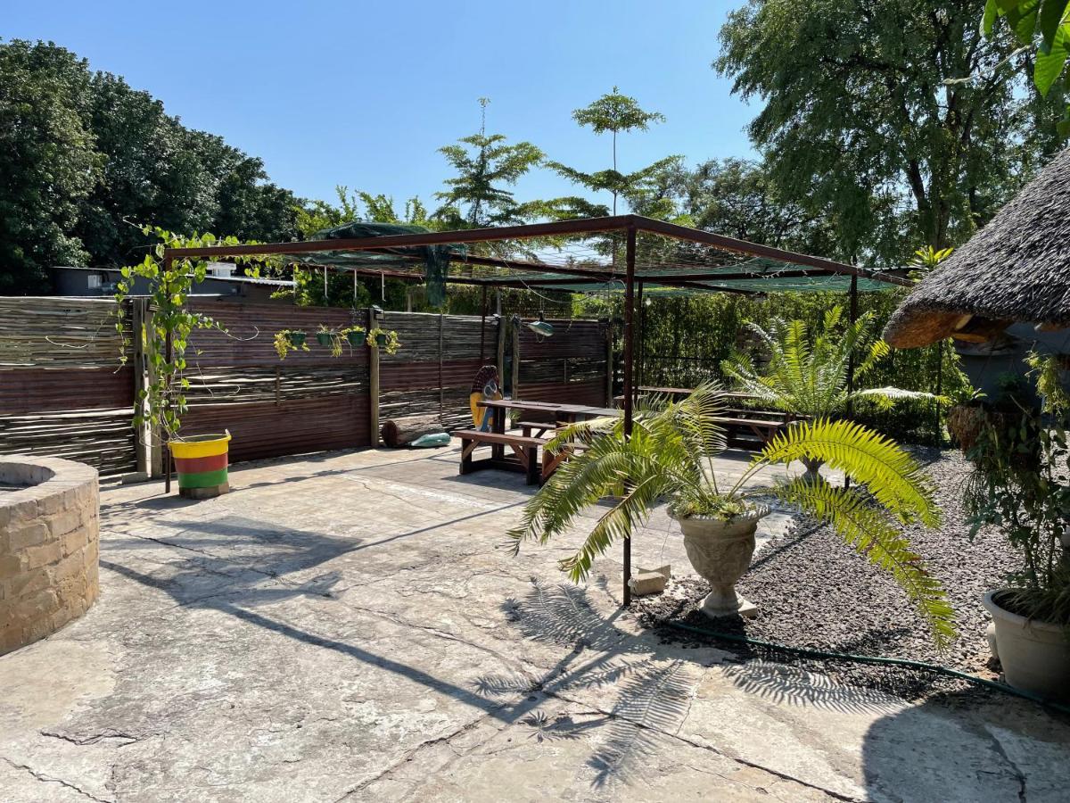 Kololo Guesthouse Katima Mulilo Esterno foto